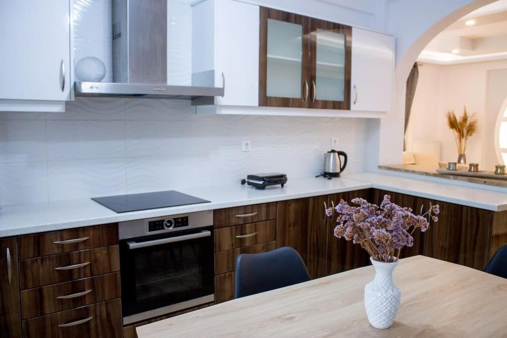 Spacious Apartment In The Heart Of Pythagorion ภายนอก รูปภาพ